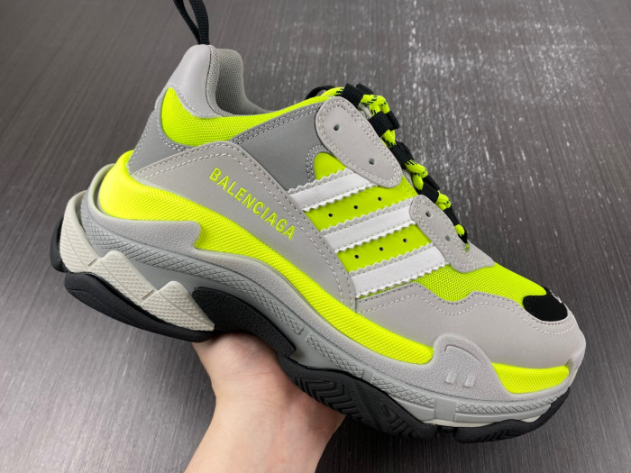 Ba*len*cia*ga triple s sneaker 80000111