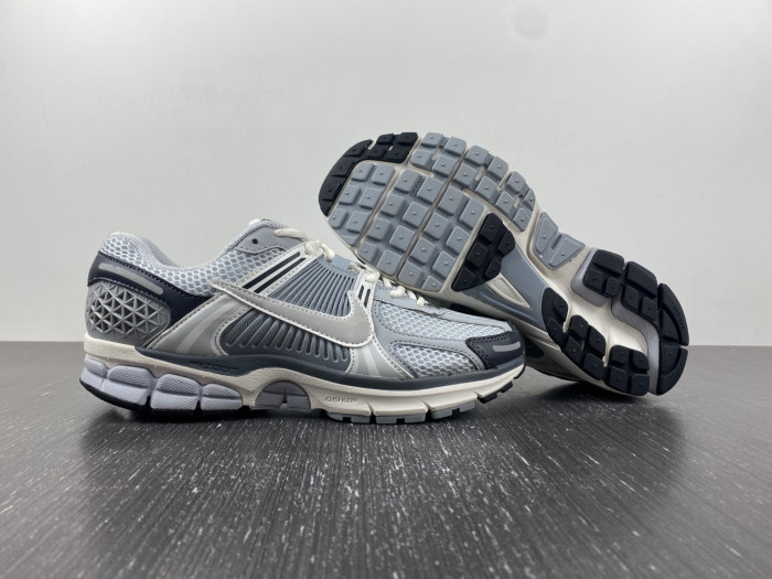 nike zoom vomero 5 fd9919-001