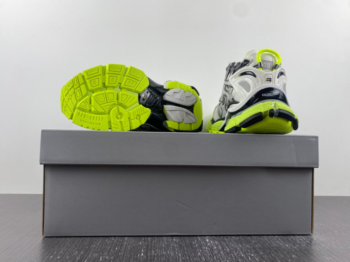 Ba*len*cia*ga runner sneaker