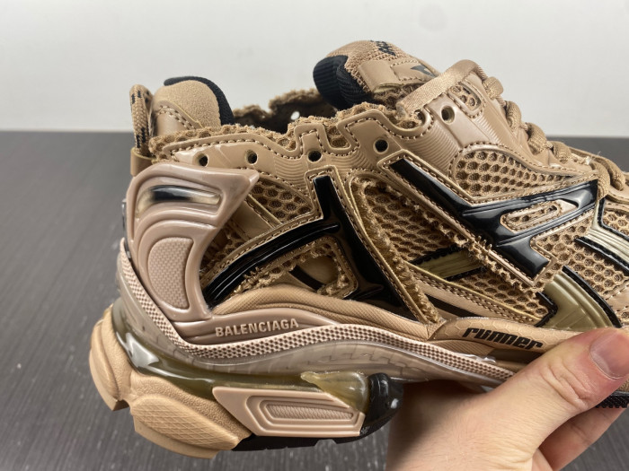 Ba*len*cia*ga runner sneaker