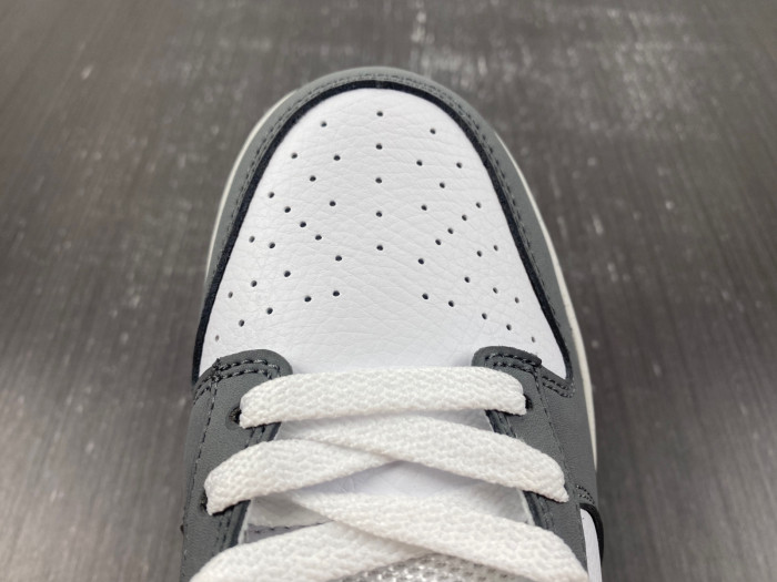 nike dunk low next nature smoke grey light crimson fb8038-001