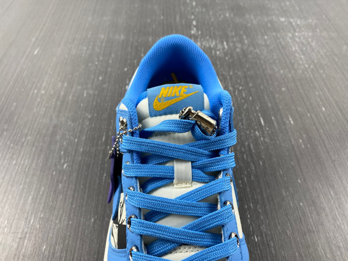 nike dunk low chrome hearts