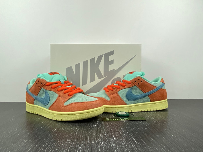 nike sb dunk low “noise aqua” dv5429-800