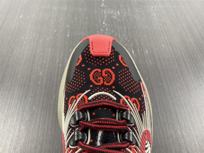 G*u*i* trainer sneaker89