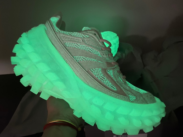 Ba*len*cia*ga defender 8000023