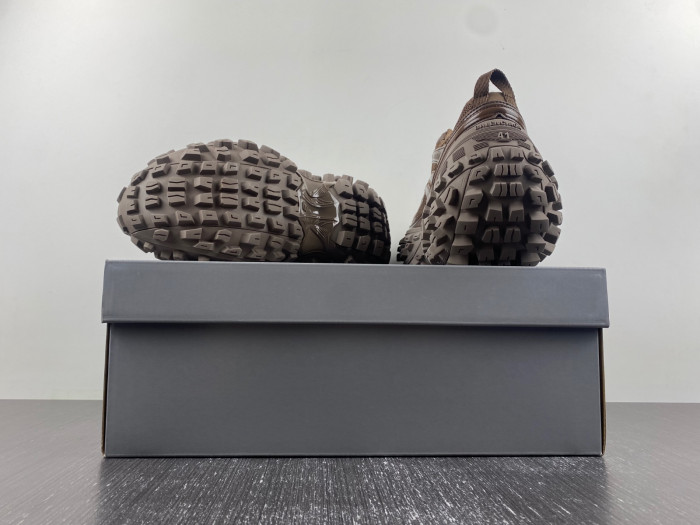 Ba*len*cia*ga defender sneaker