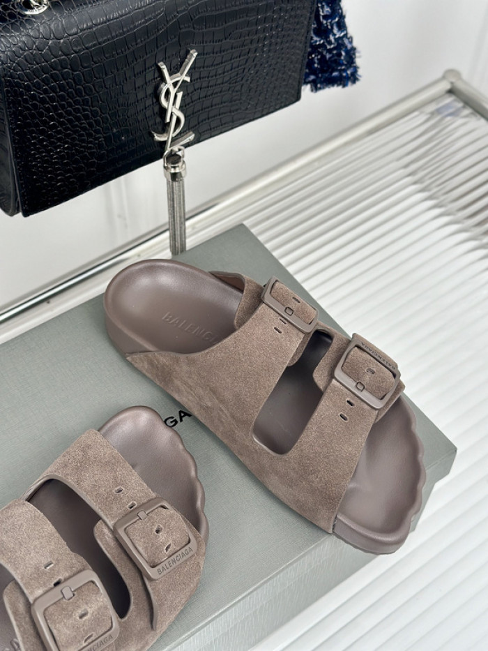 balenciag* sandal bs70