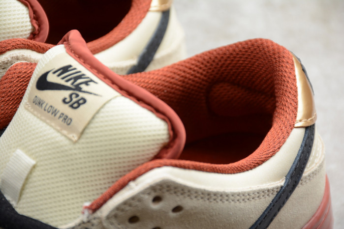 nike sb dunk low pro hennessy bq6817-100