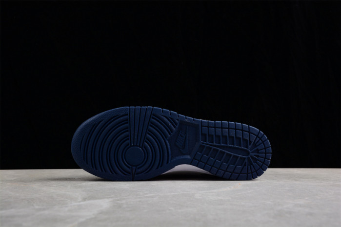 nike dunk low summit white midnight navy fd9749-400