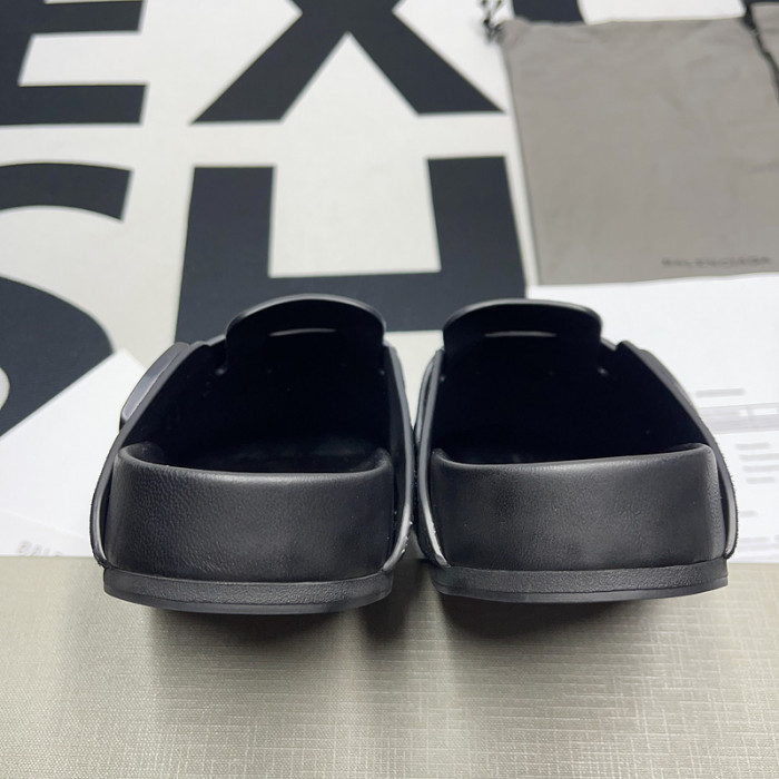 balenciag* sandal bs18