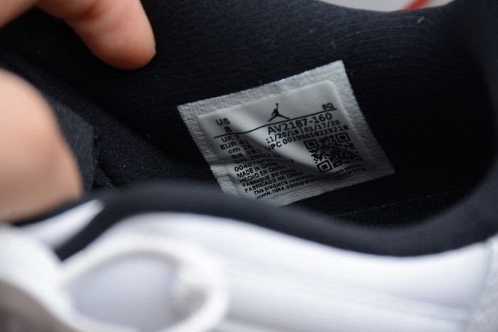 air jordan 11 low white bred av2187-160