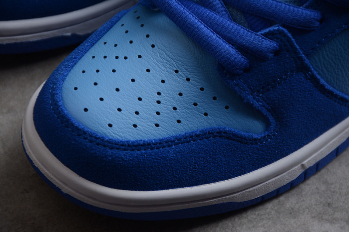 nike sb dunk low “blue raspberry” dm0807-400
