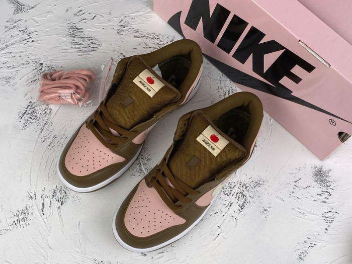 nike dunk sb low stussy cherry 304292-671