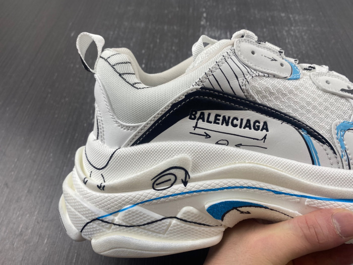 Balenciaga TRIPLE S SNEAKER 8000098