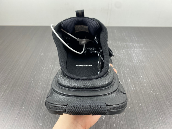 Balenciaga 3XL SNEAKER 8000082