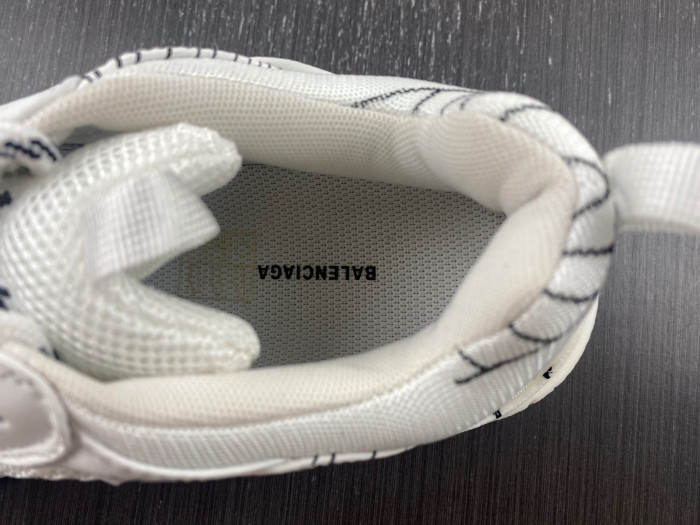 Balenciaga TRIPLE S SNEAKER 8000098