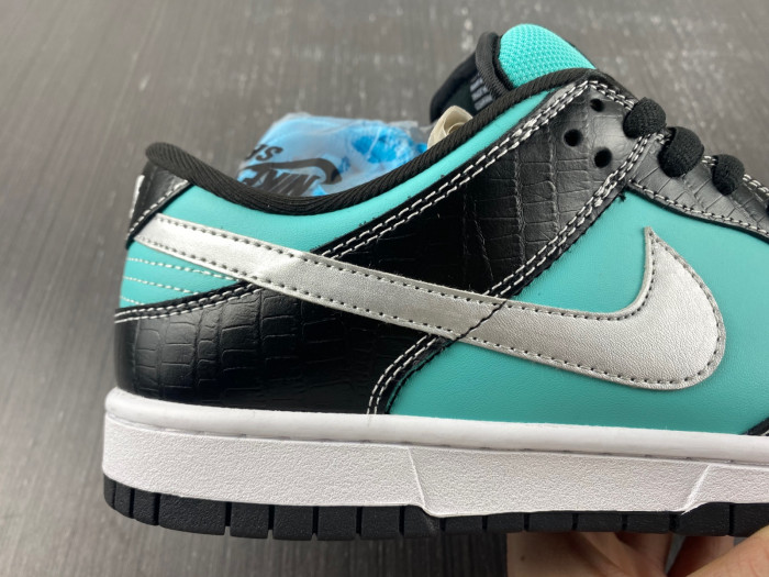 nike dunk sb low D1am0nd s*pply co. "t*f*ny" 304292-402