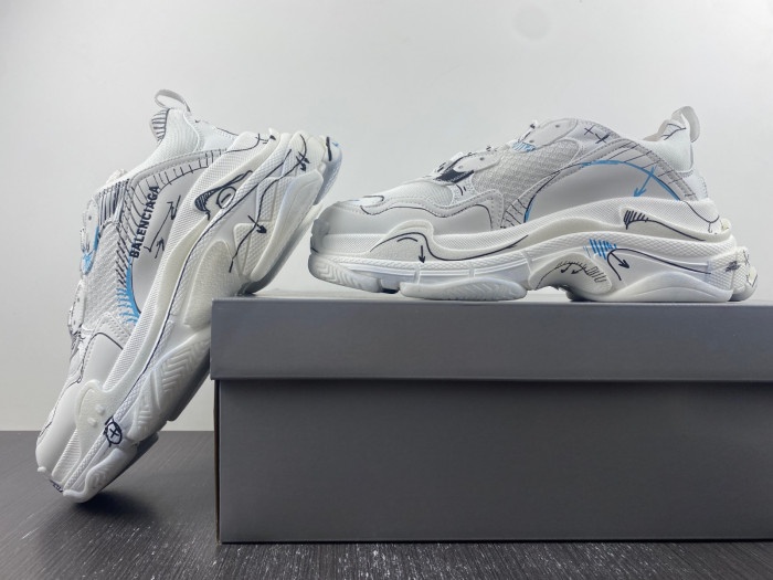 Balenciaga TRIPLE S SNEAKER 8000098