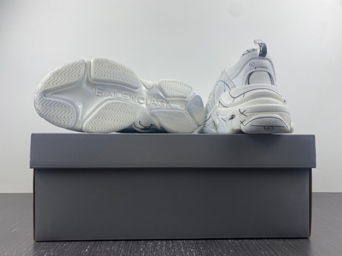 Balenciaga TRIPLE S SNEAKER 8000098
