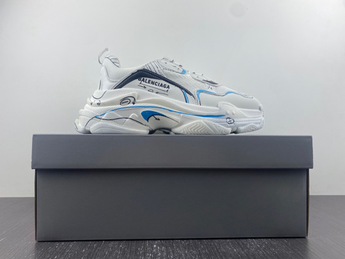 Balenciaga TRIPLE S SNEAKER 8000098