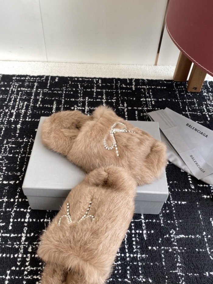 Balenciag* Sandal BS108