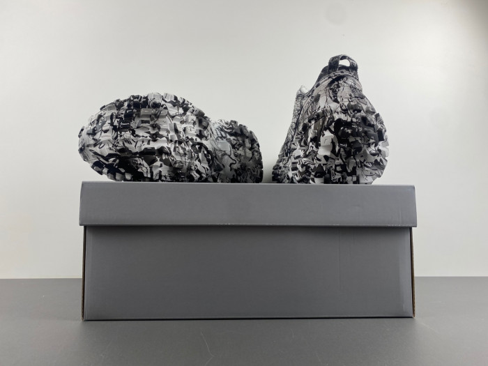 Balenciaga DEFENDER W2RG1 9010