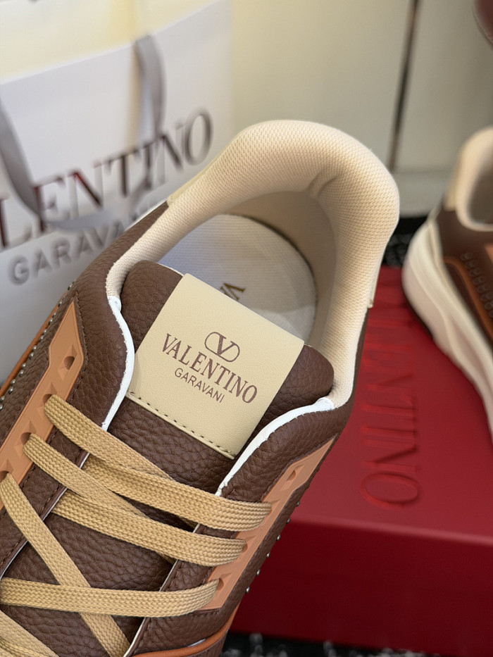 Va1e*ntin0 SNEAKERS VT052