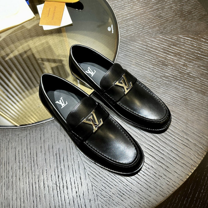 LV LOAFERS L0000610