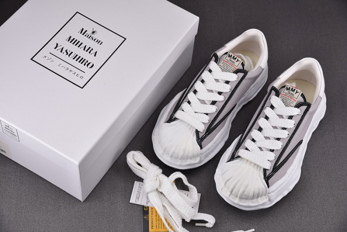 Ma*s*n mihara yasuhiro sneaker mmys42