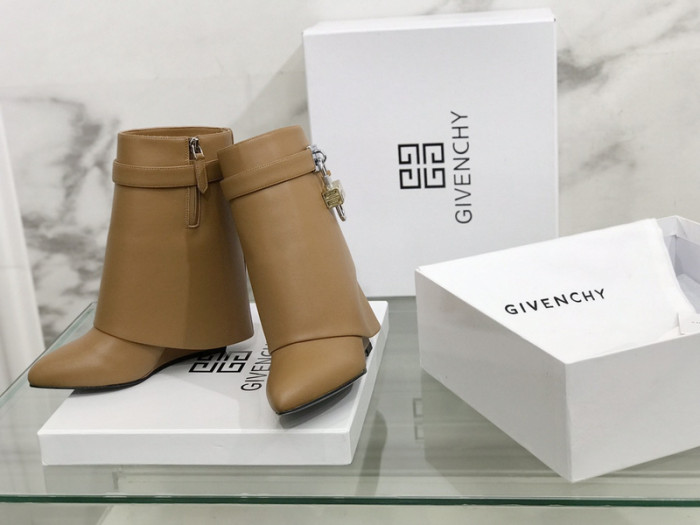 Givenchy Boots 660011