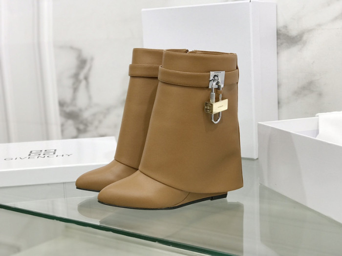 Givenchy Boots 660011