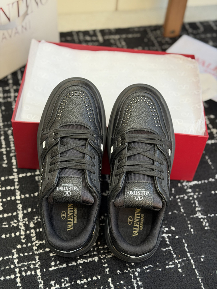 Va1e*ntin0 SNEAKERS VT055