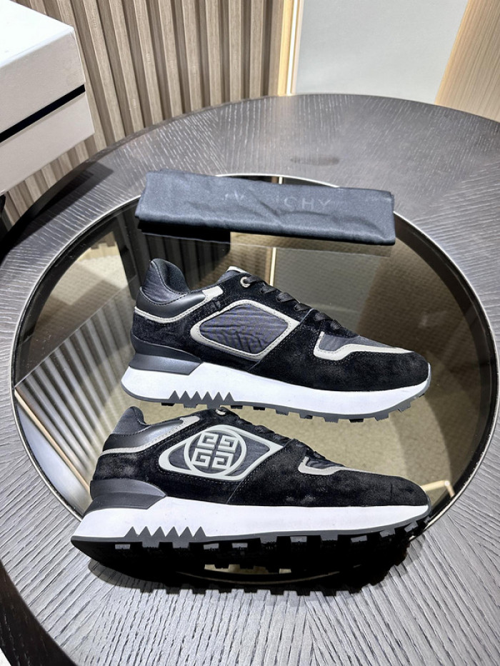 Givenchy Sneakers 660035