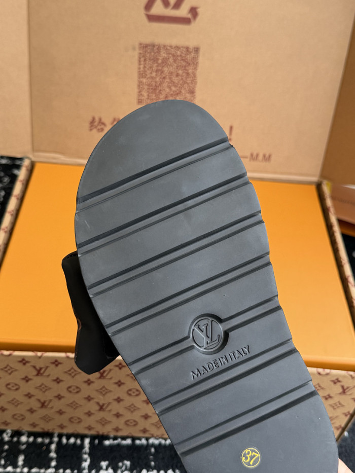 L&V sandal 269