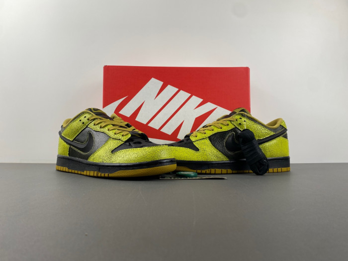 Nike Dunk Low QS Halloween Skull HV6103-300