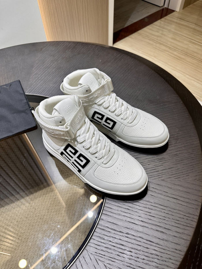 Givenchy Sneakers 660029