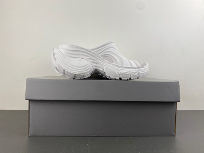 Balenciag* Sandal BS127