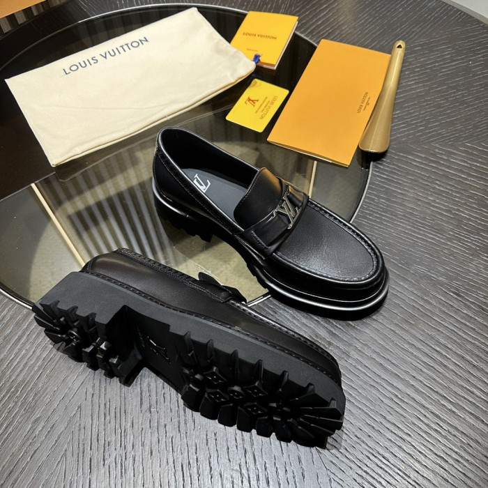 LV LOAFERS L0000744
