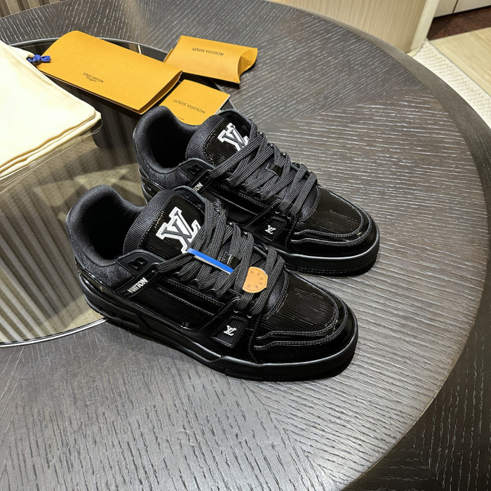 LV snekaers L0000680