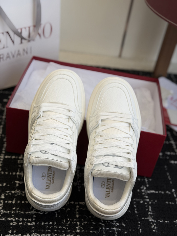 Va1e*ntin0 SNEAKERS VT064