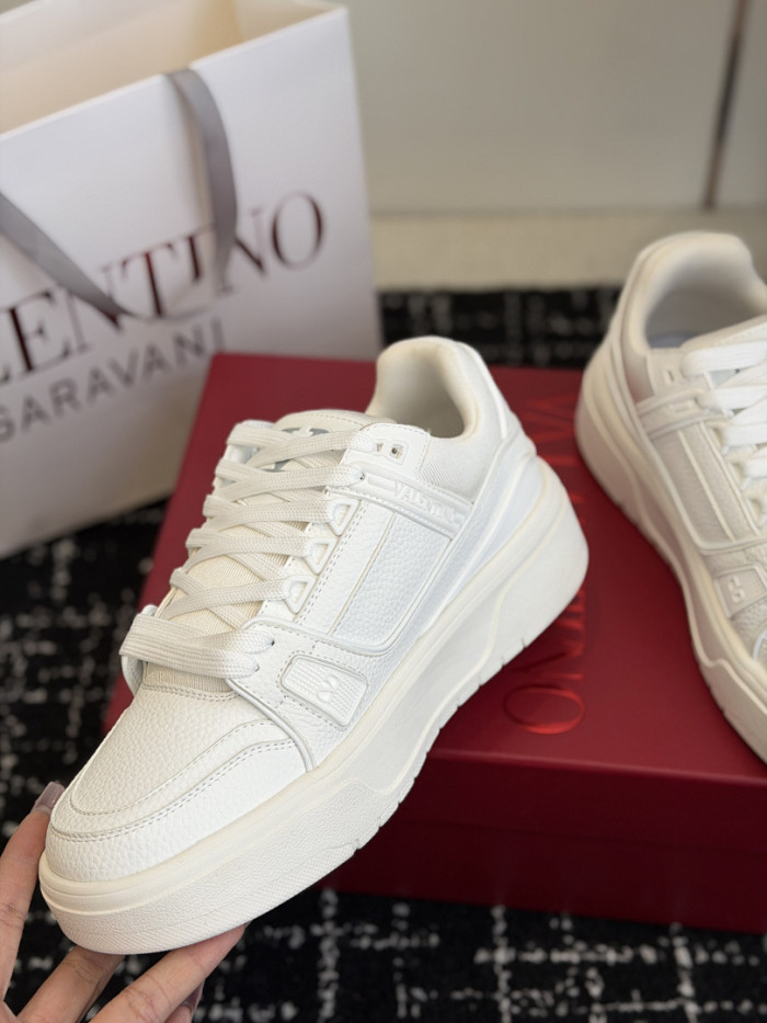 Va1e*ntin0 SNEAKERS VT064