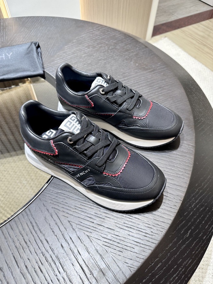 Givenchy Sneakers 660053