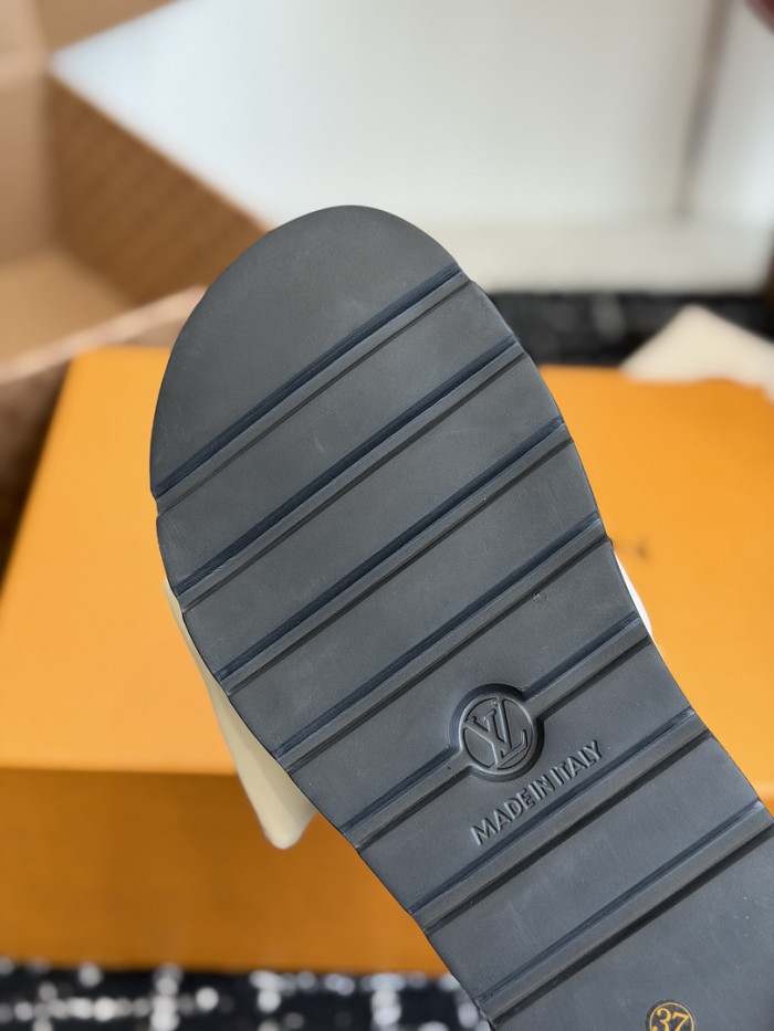 L&V sandal 259