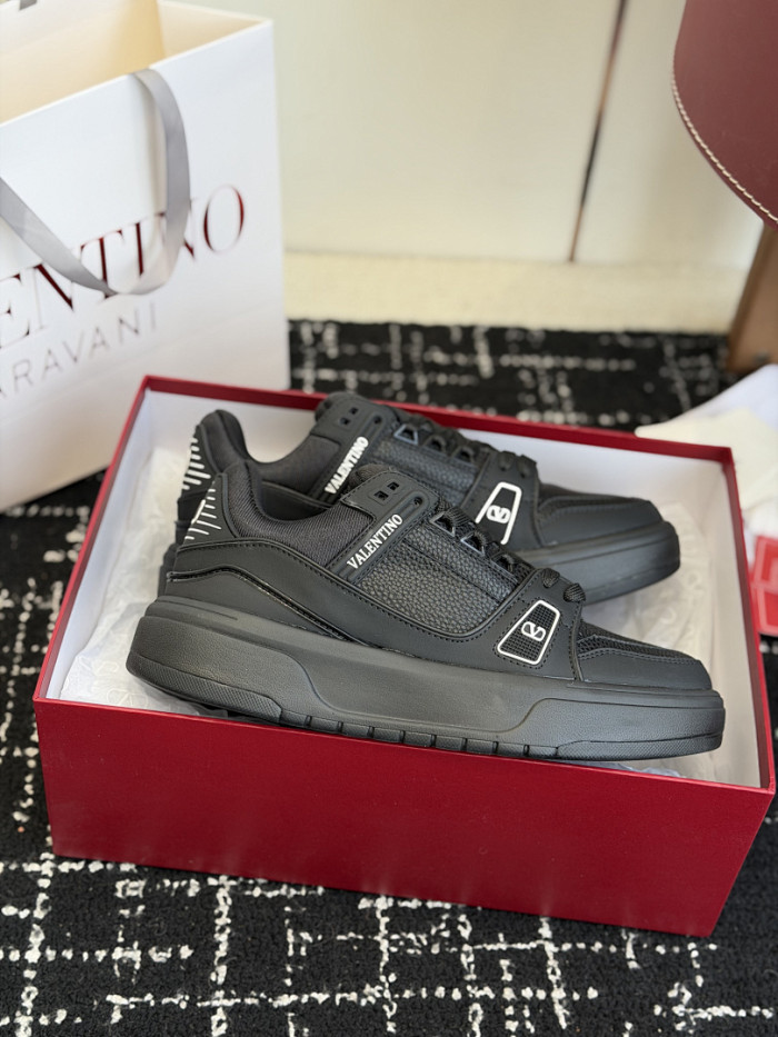 Va1e*ntin0 SNEAKERS VT065