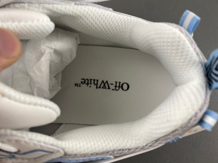 Off-White Be right back OWIA289F25
