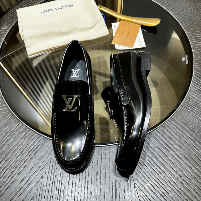 LV LOAFERS L0000612
