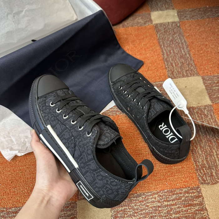 B23 OBLIQUE LOW Top SNEAKERS T00480H106