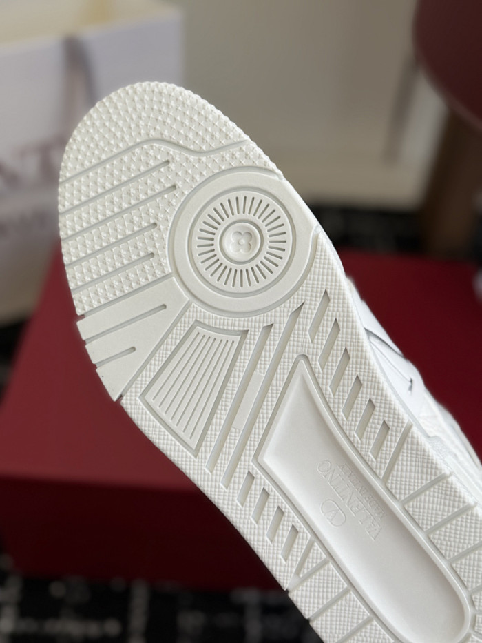 Va1e*ntin0 SNEAKERS VT061
