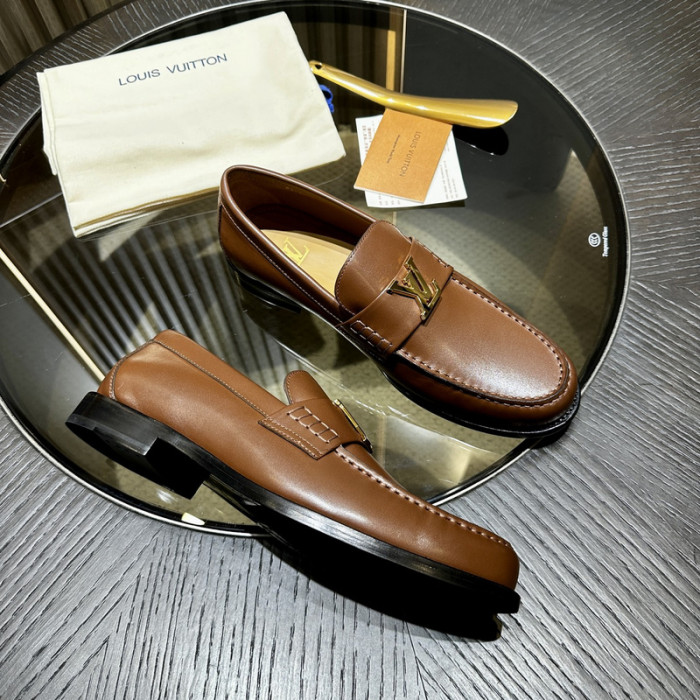 LV LOAFERS L0000609