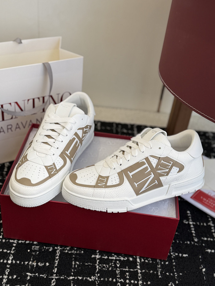 Va1e*ntin0 SNEAKERS VT059
